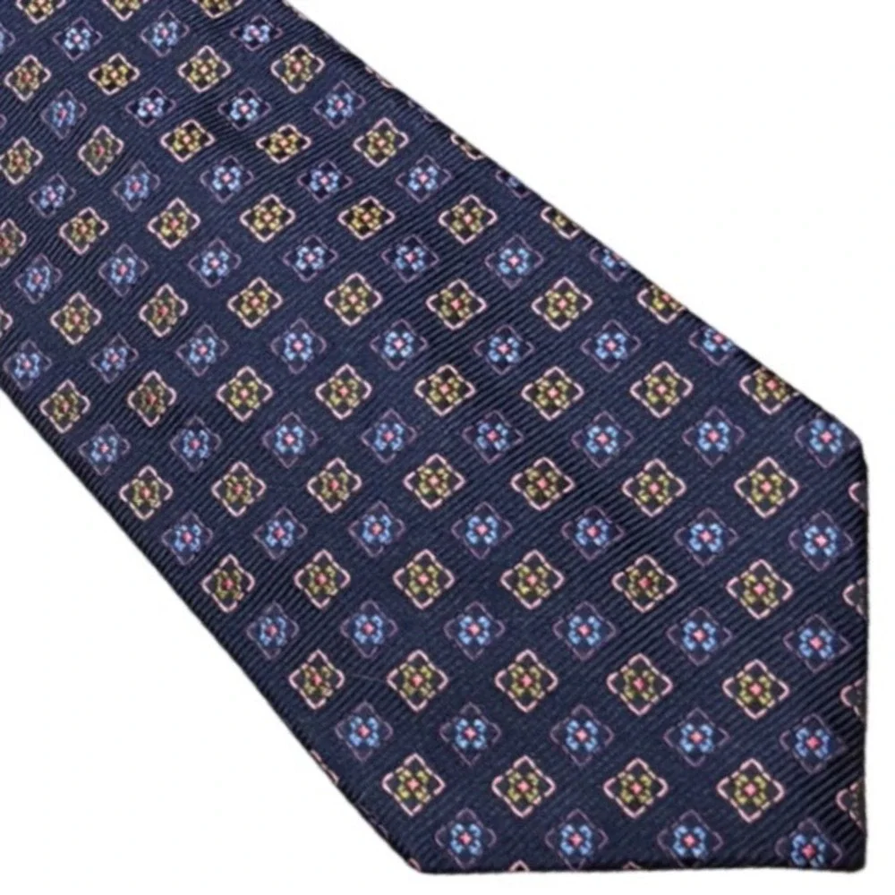 Barbara Blank New York Navy Blue Silk Geometric Medallion Handmade Mens Necktie
